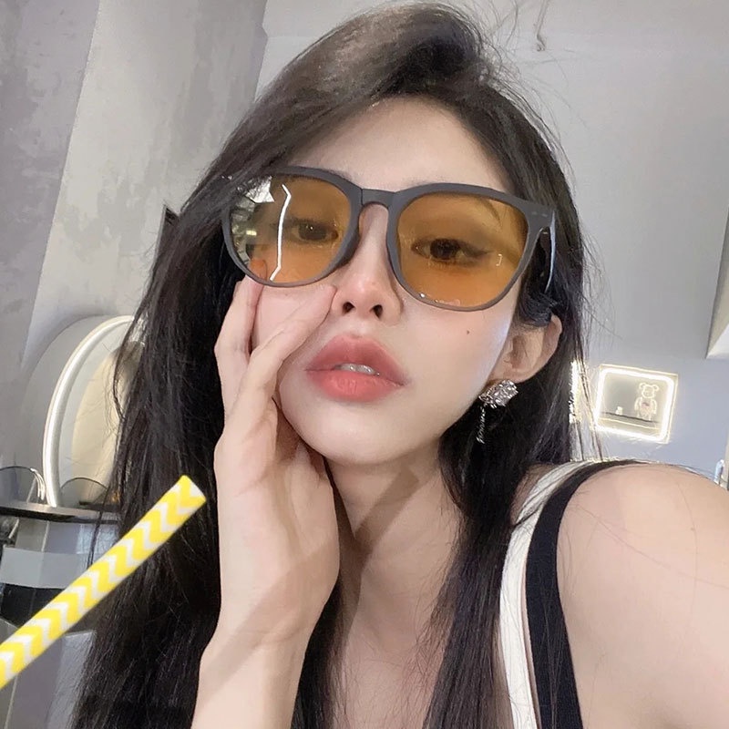 ใหม่ แว่นตากันแดดแฟชั่น แบบพกพา พับได้ สําหรับผู้ชาย และผู้หญิง YK YK