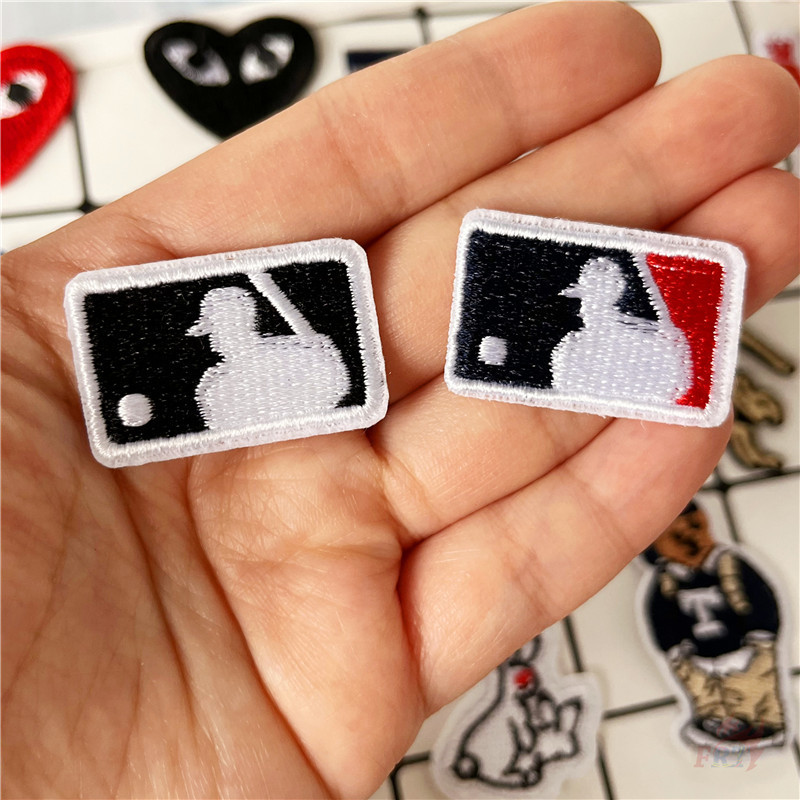 ♥ แผ่นแพทช์ โลโก้ ขนาดเล็ก แฟชั่น สําหรับเก็บสะสม ♥ แผ่นแพทช์รีดติดเสื้อ DIY 1 ชิ้น