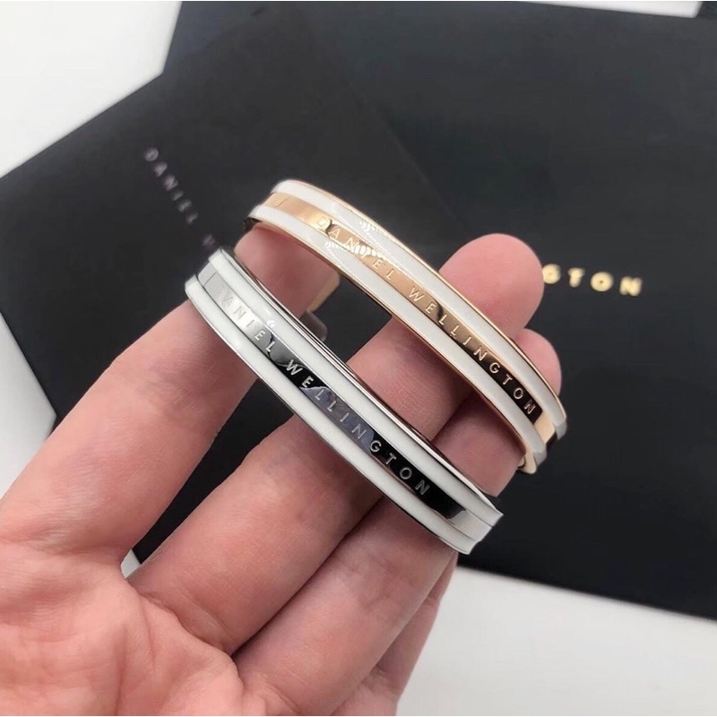 ❗️พร้อมส่ง❗️กำไลรุ่น Emalie,Elan รับประกันของแท้ 100% ค่ะ