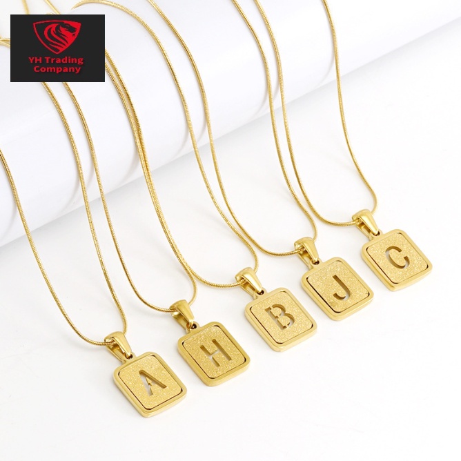 ⭐Y.H⭐ ทรายสีทอง 18K กลวง ประดับจี้รูปตัวอักษร สีทอง สําหรับผู้หญิง สร้อยคอ สเตนเลส
