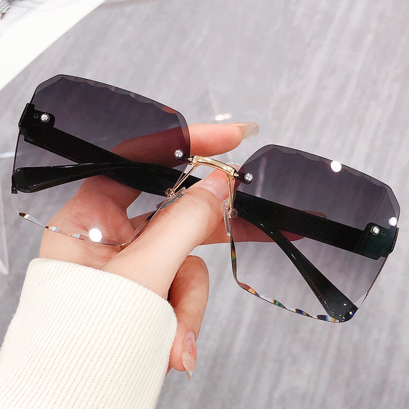 【พร้อมส่ง】COD (San9) แว่นตากันแดด ไร้ขอบ ขนาดใหญ่ ป้องกันรังสียูวี แฟชั่นสําหรับผู้หญิง