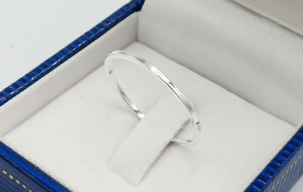 แหวนนิ้วก้อย ลวดสี่เหลี่ยม1มิล / แหวนเงินแท้92.5% เรียบๆ แฟชั่น สไตล์มินิมอล  Major Silver :  E-V-Sq1