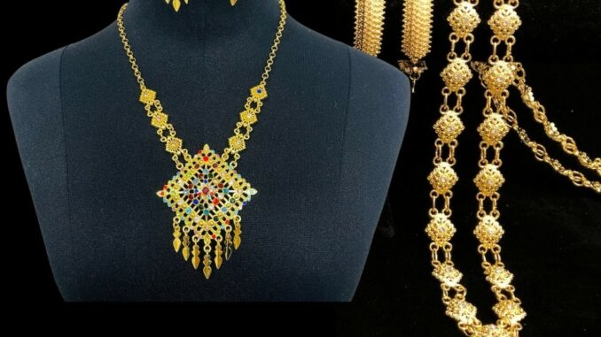 Vintage Jewelry ชุดเครื่องประดับไทย สร้อยคอ ต่างหูคลิป เข็มขัดหัวเข็มขัด สร้อยสังวาลย์