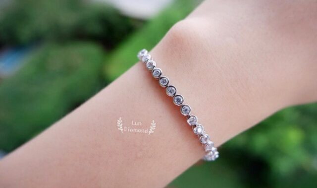 สร้อยข้อมือเพชรหุ้ม เพชร 10 ตัง