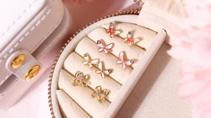 earika.earrings - Buttervine collection รวมต่างหูก้านเงินแท้ลายผีเสื้อสีหวาน ผิวแพ้ง่ายใส่ได้