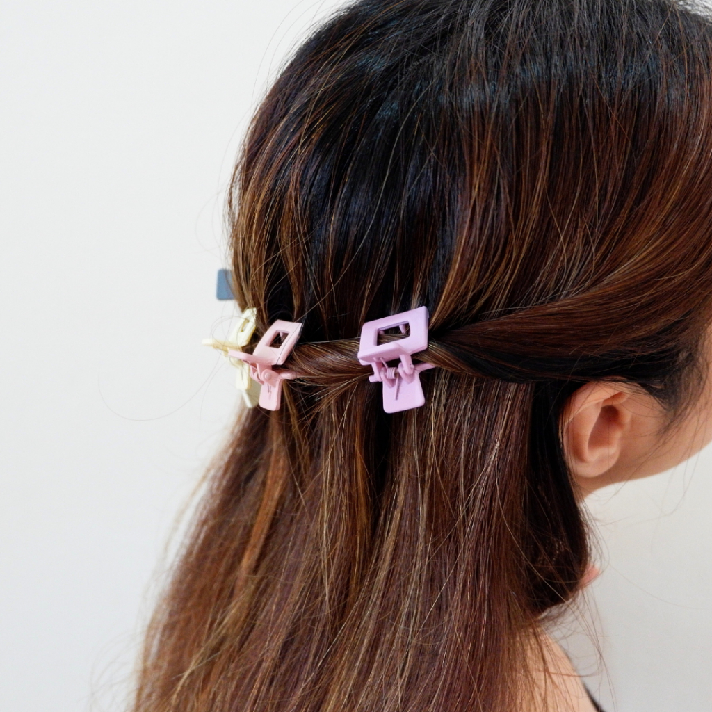 *1 แพคมี 2 สี* กิ๊บหนีบผมทรงมินิเหลี่ยม สไตล์เกาหลี หลากสี ขนาด 2.5 cm ++พร้อมส่งจากไทย++