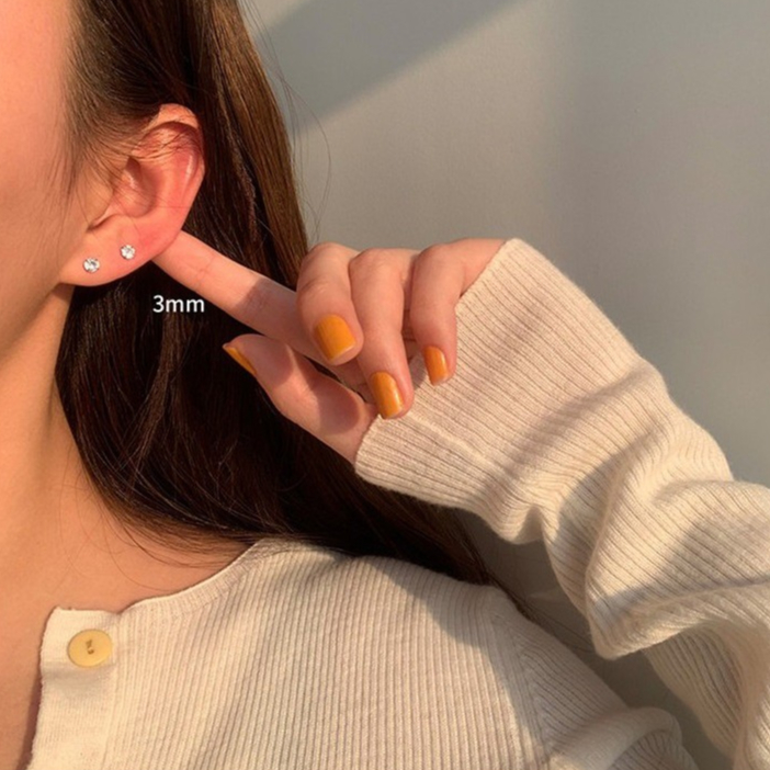 138-littlegirl gifts- Diamond earrings bone screw  (ราคาต่อชิ้น)