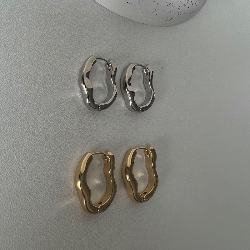 Adore- Minimal earring