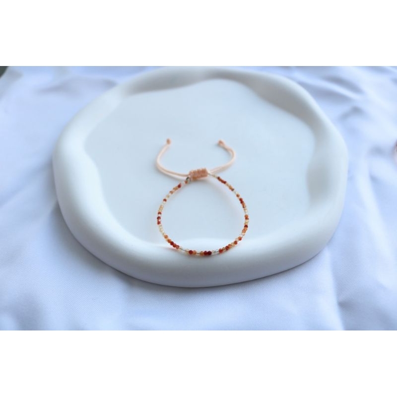 Carnelian - คาร์เนเลี่ยน หินเจียร 2-2.5 มิล สร้อยข้อมือ กำไล หินมงคล หินนำโชค หินปัดเป่าสิ่งชั่วร้าย