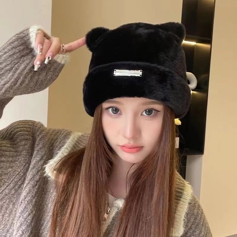 HAT04 หมวกบีนนี่ขนนุ่ม ทรงหูแมว แต่งป้ายโลหะ หมวกอุ่นบีนนี่พร้อมส่งในไทย เก็บโค้ดส่งฟรี