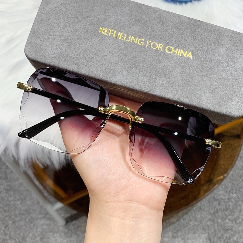 (HENGHA) ใหม่ แว่นตากันแดด ไล่โทนสี UV400 ไม่มีขอบ หลากสี เหมาะกับชายหาด แฟชั่นสําหรับแม่ และเด็ก