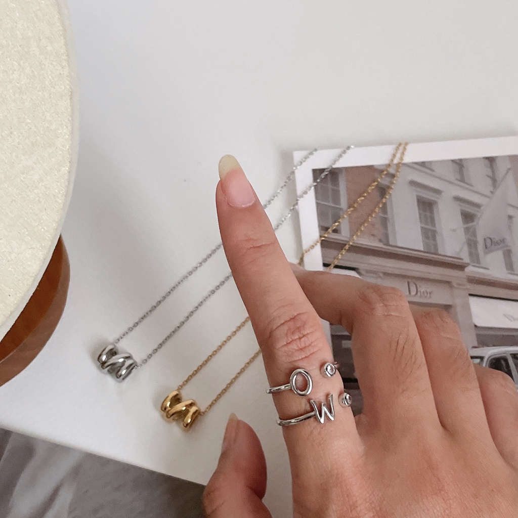 Hadesories Silver Alphabet Ring แหวนตัวอักษรสีเงิน