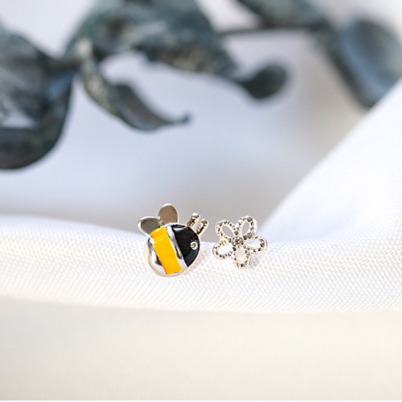 Honey Bee Earrings ต่างหูเงินแท้ S925