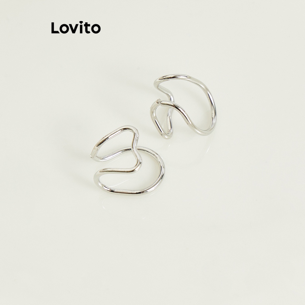 Lovito ต่างหูผู้หญิง รูปหัวใจ สีพื้น สไตล์ลำลอง L63AD019 (สีเงิน)