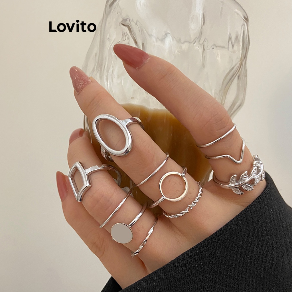 Lovito เซ็ตแหวนผู้หญิง แบบโลหะ ลายชนเผ่า สไตล์ลำลอง 11 ชิ้น L63AD034 (สีทอง/ สีเงิน)