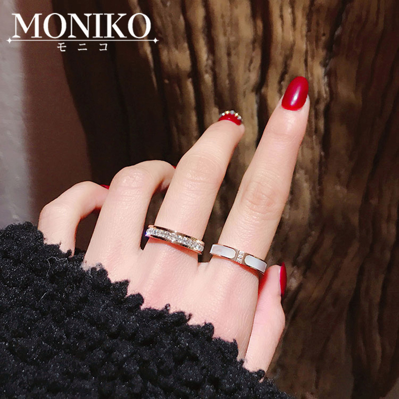 MONIKO แหวนเพชรไทเทเนียมเหล็กและแถวคู่ 24K สีโรสโกลด เข้ากับทุกการแต่งกาย สําหรับผู้หญิง