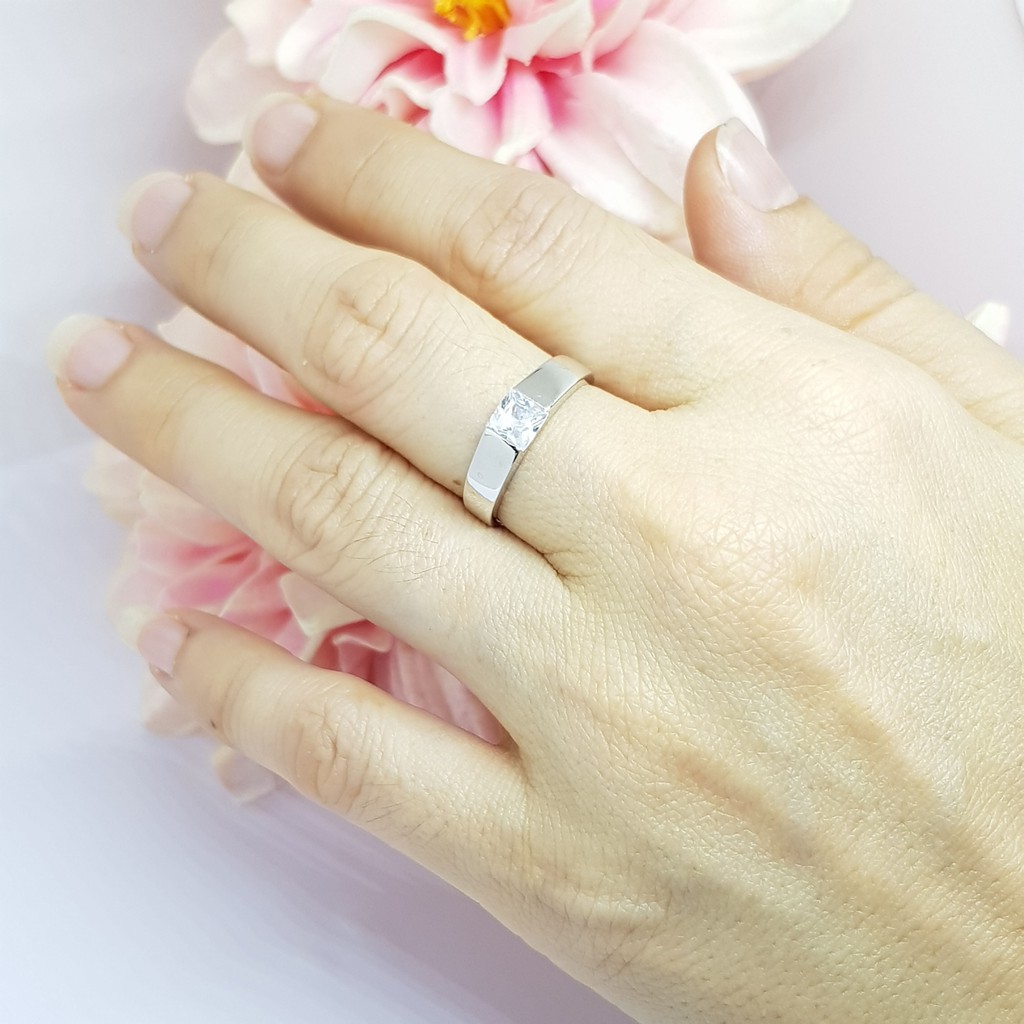 Memorine Jewelry แหวนเงินแท้ 925 ฝังเพชรสวิส (CZ) : ONLR185