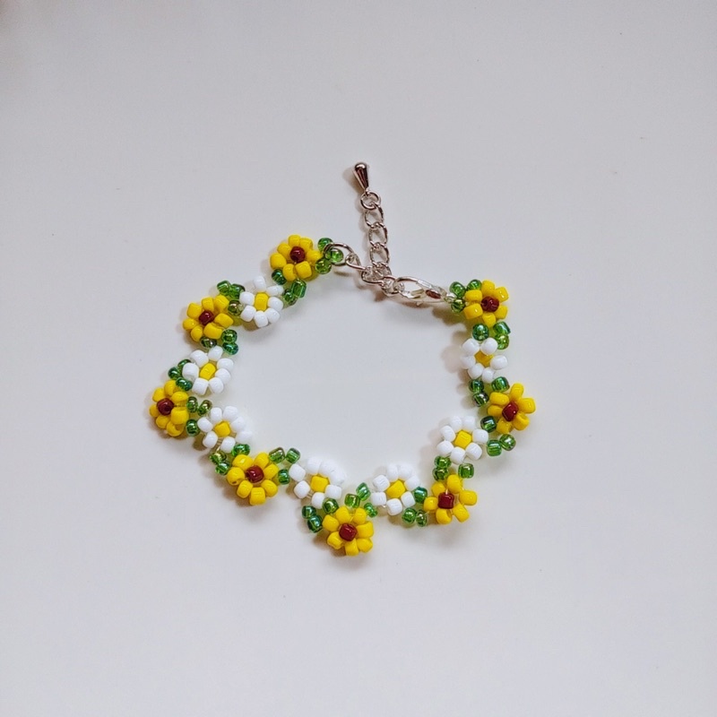 Pantheadesign สร้อยข้อมือลูกปัด Zigzag Floral