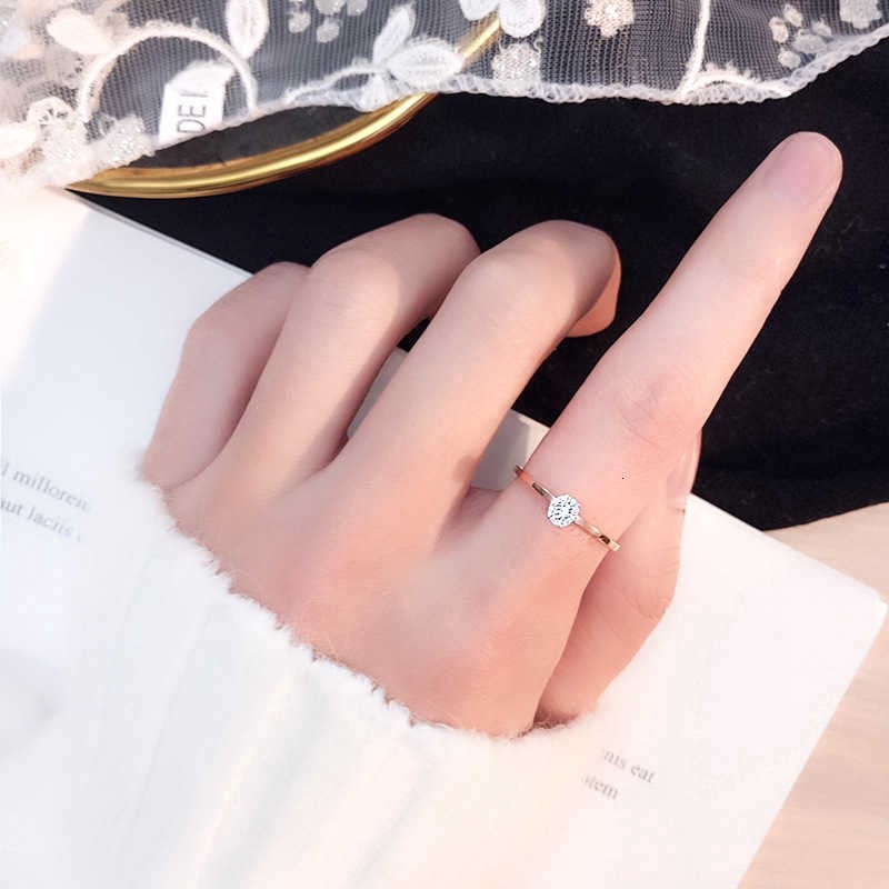 [ZOMI] แหวนหมั้นทอง 24k แหวนเหล็กไทเทเนียมใหม่ขายดีมากแหวนเพชรเม็ดเดี่ยว