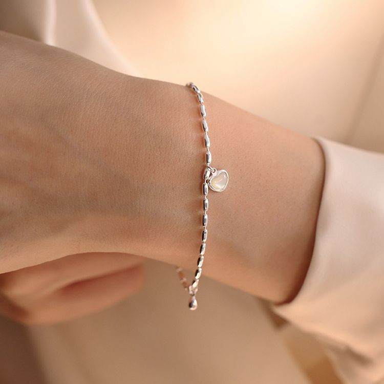 earika.earrings - seashell soul bracelet สร้อยข้อมือรูปหัวใจสีขาว เงินแท้ เหมาะสำหรับคนแพ้ง่าย