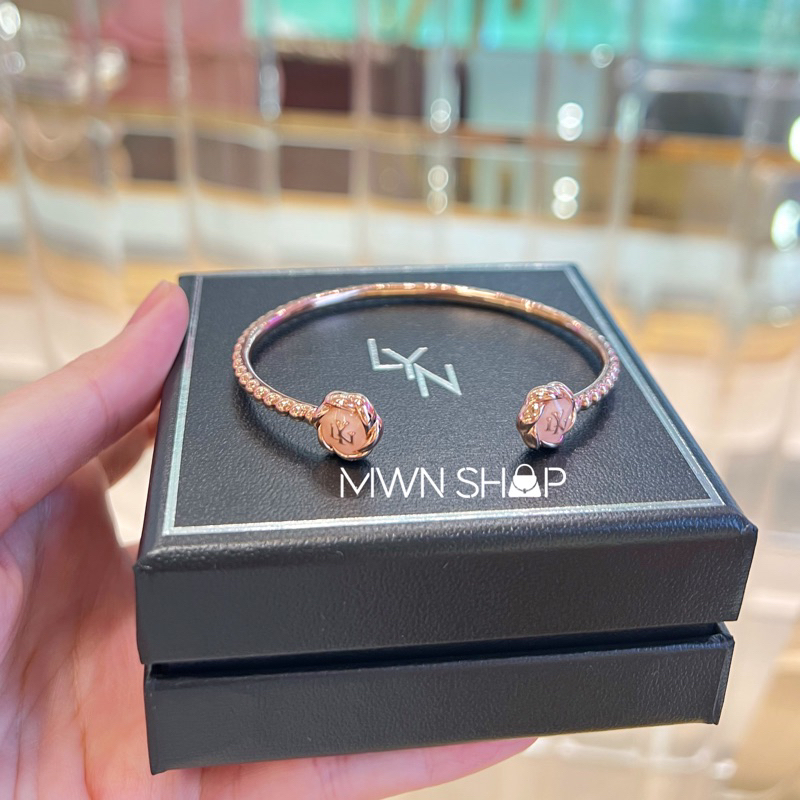 กำไลขาวดำ มาเพิ่มแล้วนะคะ Lyn jewelry สร้อยข้อมือ,กำไล พร้อมกล่อง ของแท้จากชอป