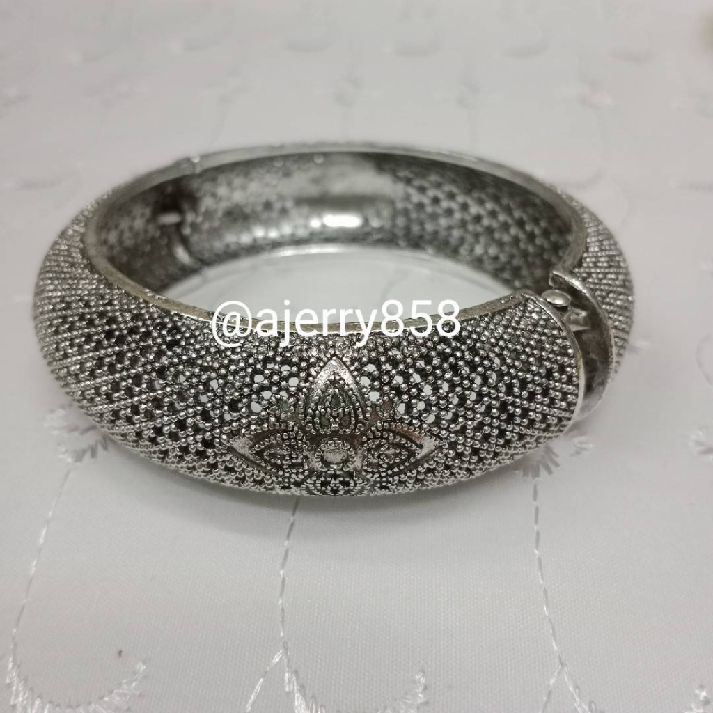 กำไลข้อมือล้านนา/กำไลชาติพันธ์/กำไลเจ้านาง/สินค้าพร้อมส่งจากประเทศไทย