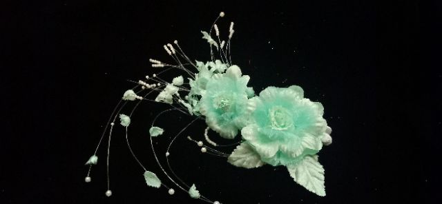 กิ๊ฟติดผมเจ้าสาว(ขายเป็นคู่)  แนวหวานๆ มีหลายสีจ้า