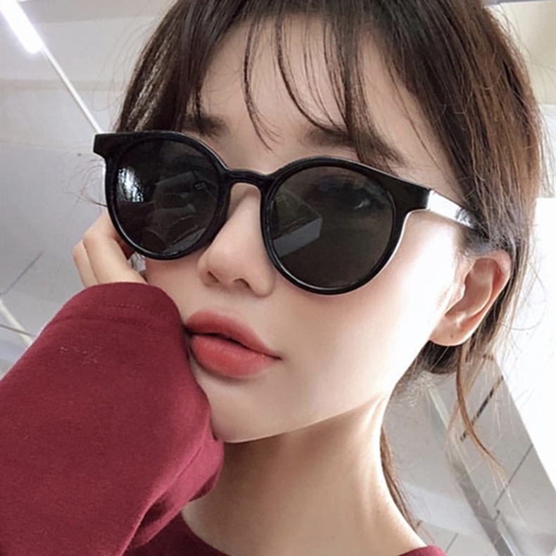 [จัดส่งในกทม]แว่นกันแดดแฟชั่นเกาหลีสำหรับผู้หญิง แถมกล่องแว่น（149 กว่าบาท）