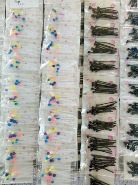 ต่างหูก้านพลาสติกแบบหัวหมุดราคาส่ง แผงละ 50 บาท