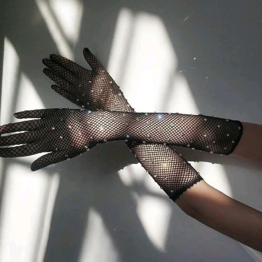 ถุงมือตาข่าย สีดำ ประดับเพชร ยาว 45 cm. ถุงมือแฟชั่น พร้อมส่ง