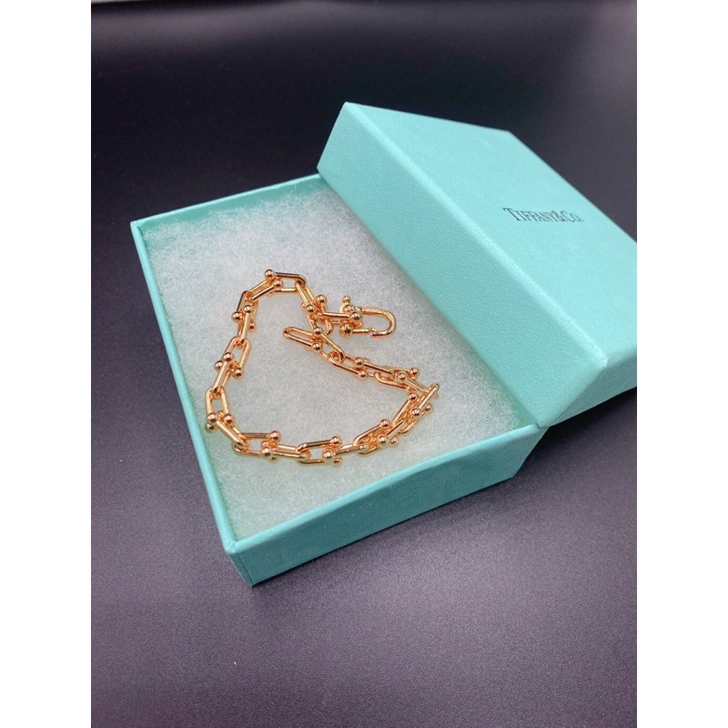 พร้อมส่ง ข้อมือโซ่ งานพีเมี่ยม สร้อยข้อมมือแฟชั่น กำไลข้อมือลายโซ่ สแตนเลสไทเทเนี่ยม