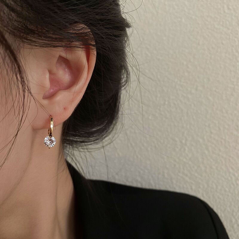 พร้อมส่ง ต่างหูเงิน 925 จี้รูปหัวใจ ประดับเพทาย ขนาดเล็ก เรียบง่าย เข้ากับทุกการแต่งกาย