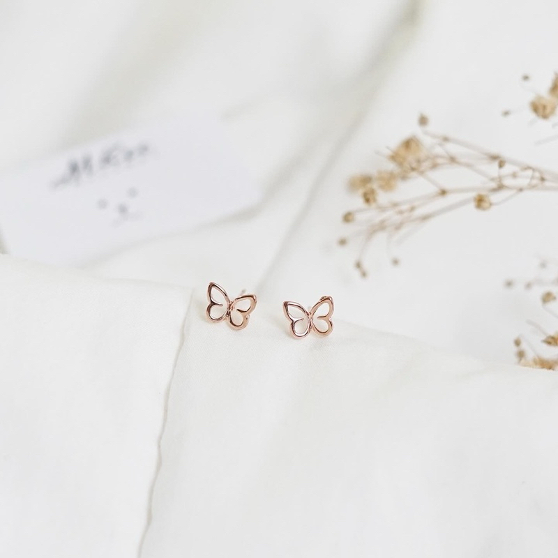 พร้อมส่งค่ะ  ต่างหูรูปผีเสื้อ ต่างหูเล็กๆ ต่างหูน่ารัก