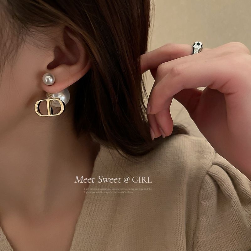 พร้อมส่งจากไทย✨ต่างหูCDมุกสวยๆงานminimalสีทอง ภาพที่สองคืองานจริงจ้า