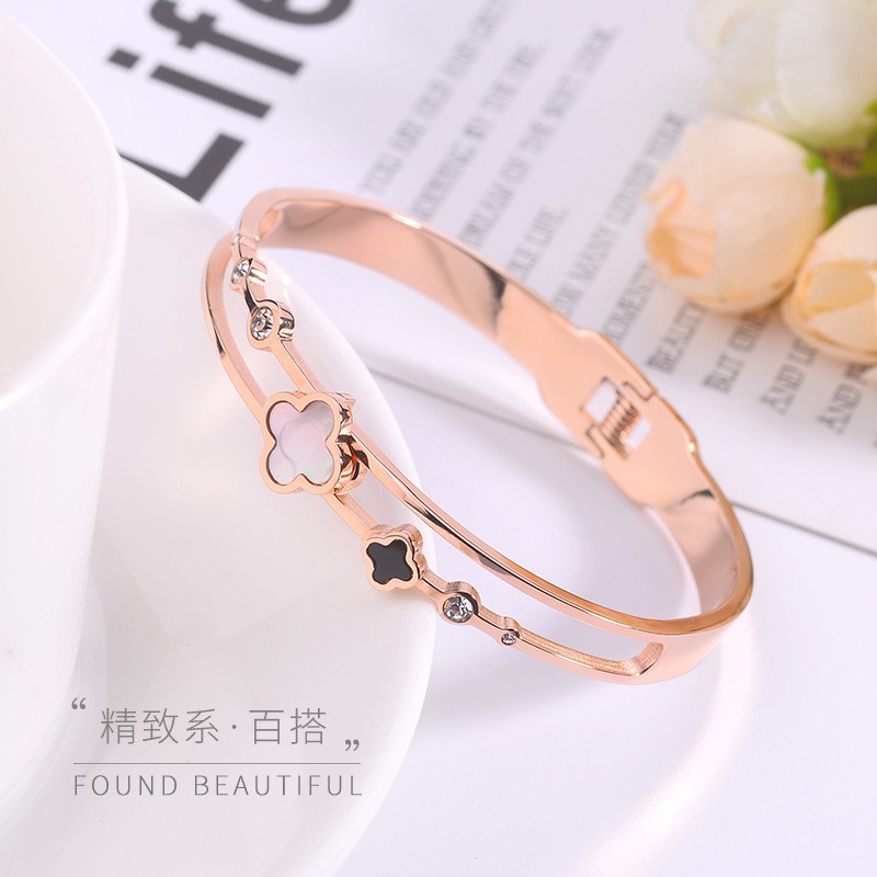 สร้อยข้อมือ เหล็กไทเทเนียม 18K สีโรสโกลด์ แฟชั่นสําหรับผู้หญิง