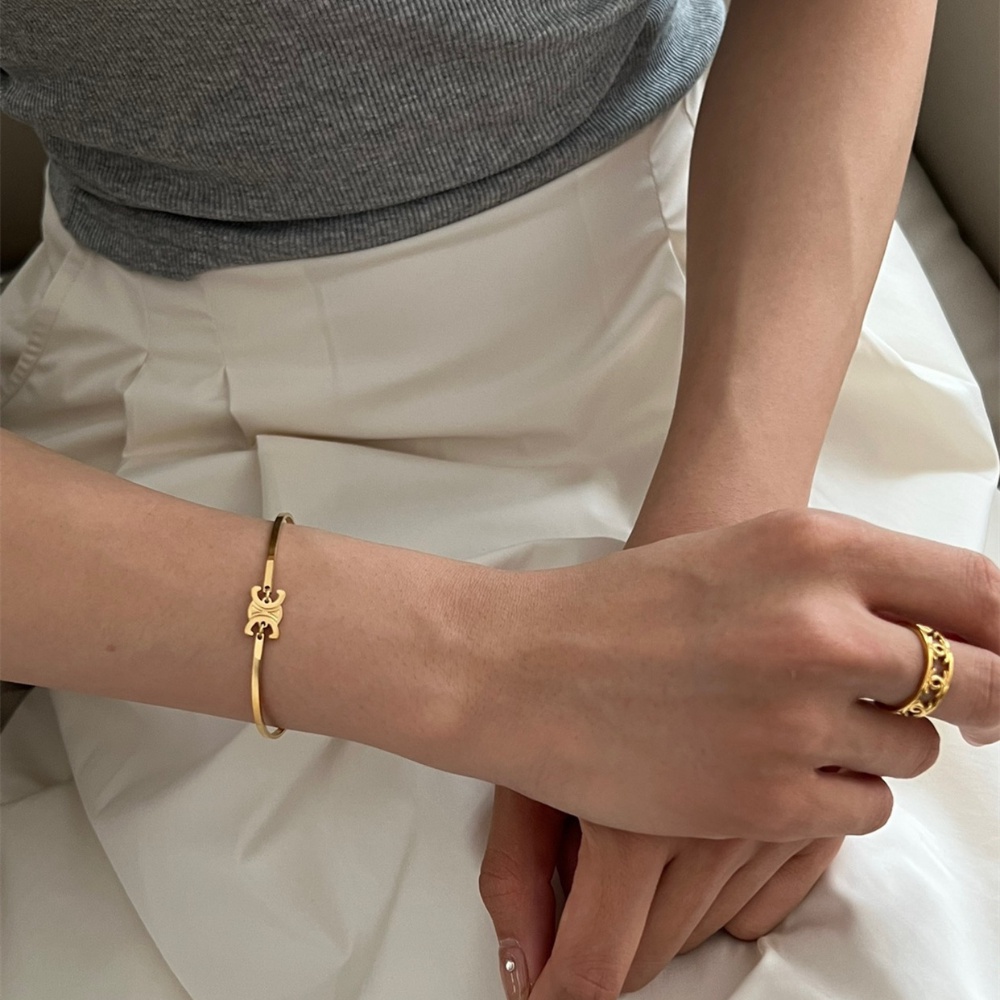 สร้อยข้อมือ โลหะผสม ชุบทอง สไตล์ยุโรป อเมริกัน แฟชั่นสําหรับผู้ชาย และผู้หญิง