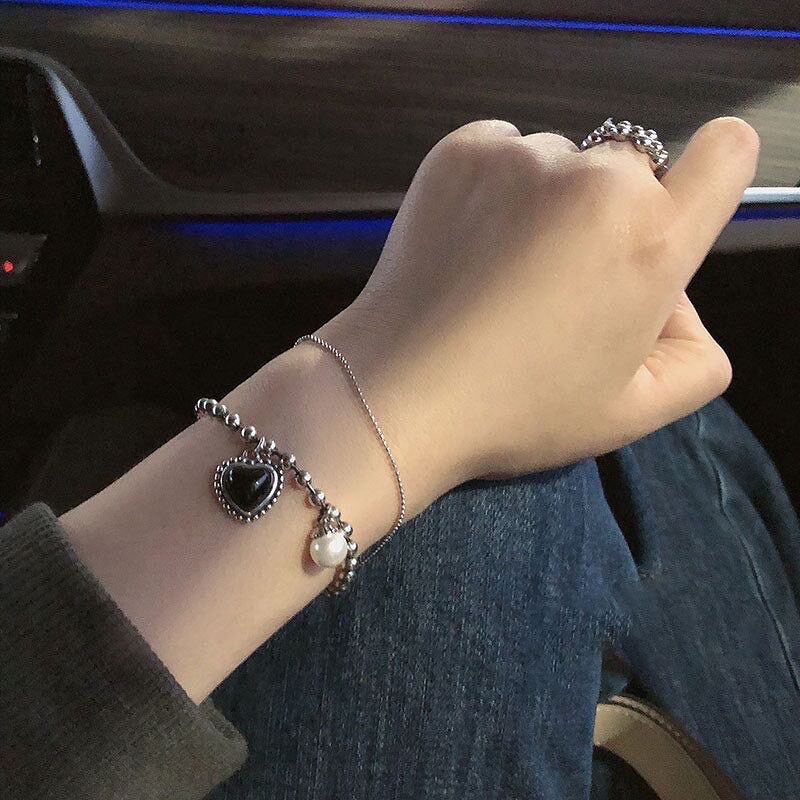 สร้อยข้อมือไม่ลอกโดนน้ำได้ จี้ไข่ปลาหัวใจสีดำ