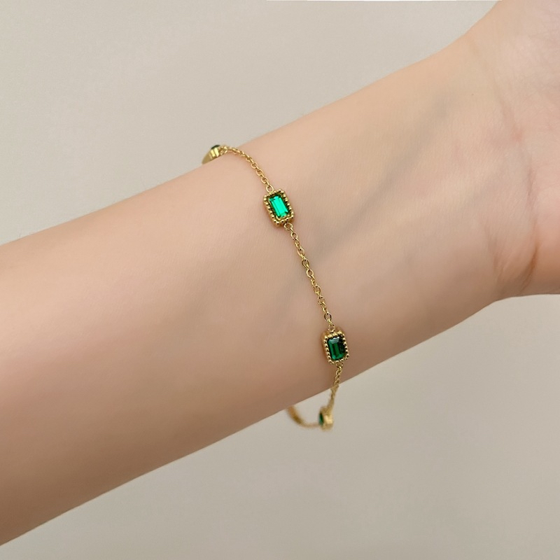 สร้อยคอ สเตนเลส ทอง 18K ประดับเพทาย ทรงสี่เหลี่ยม สีเขียว