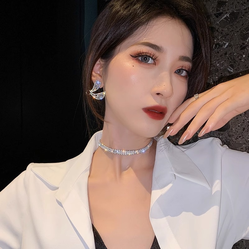 สร้อยคอโซ่ ประดับเพชร หรูหรา แฟชั่นเรียบง่าย สไตล์เกาหลี สําหรับผู้หญิง