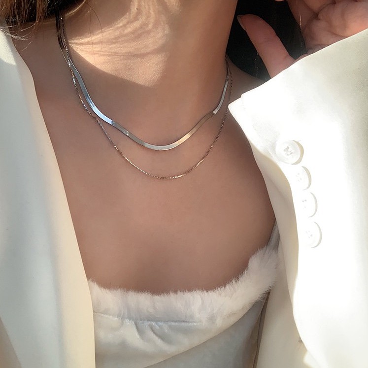 สร้อยคอโซ่งูสองชั้น หรูหรา ซ้อนกันได้หลายชั้น สไตล์เรียบง่าย สําหรับผู้หญิง