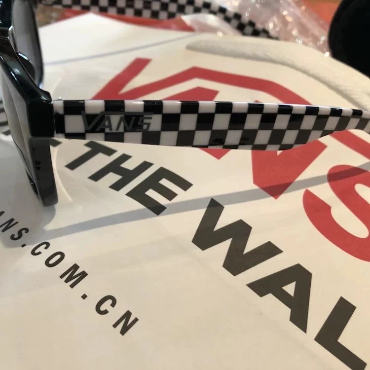 สินค้าอินเทรนด์!Vans ของแท้ แว่นกันแดด วัดตรวจสอบได้ สีดํา สีขาว สําหรับคู่รัก สเก็ตบอร์ด