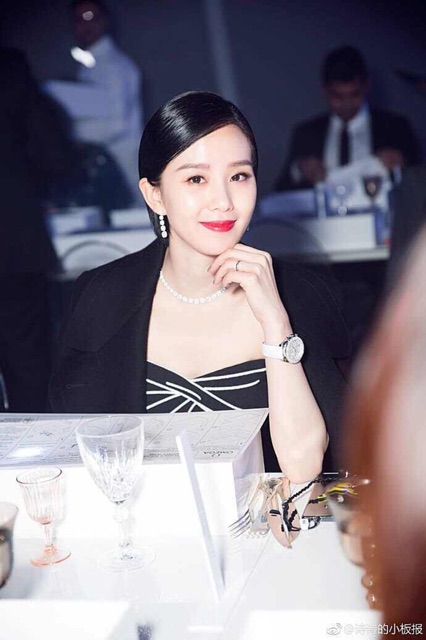 (สินค้า​พร้อ​มส่งค่ะ​) ต่างหูเพชรระย้า ดีไซน์แบรนด์ ทรง​ Cushion ซ้อน 5 ชั้นงานเกาหลี