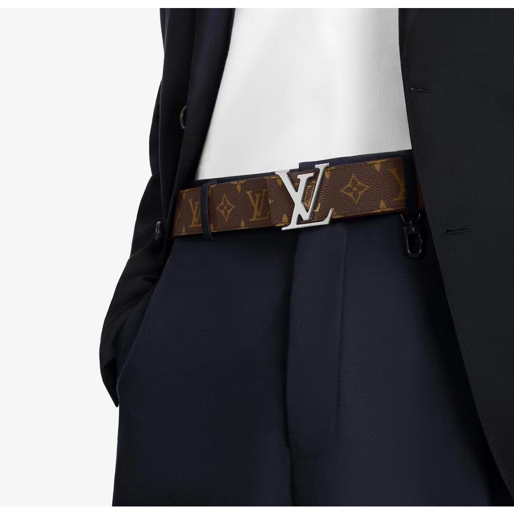 หลุยส์วิตตอง Louis Vuitton LOUIS VUITTONI nitials Double Sided Letter 4cm เข็มขัด/สไตล์ล่าสุด/เข็มขัดผู้ชาย