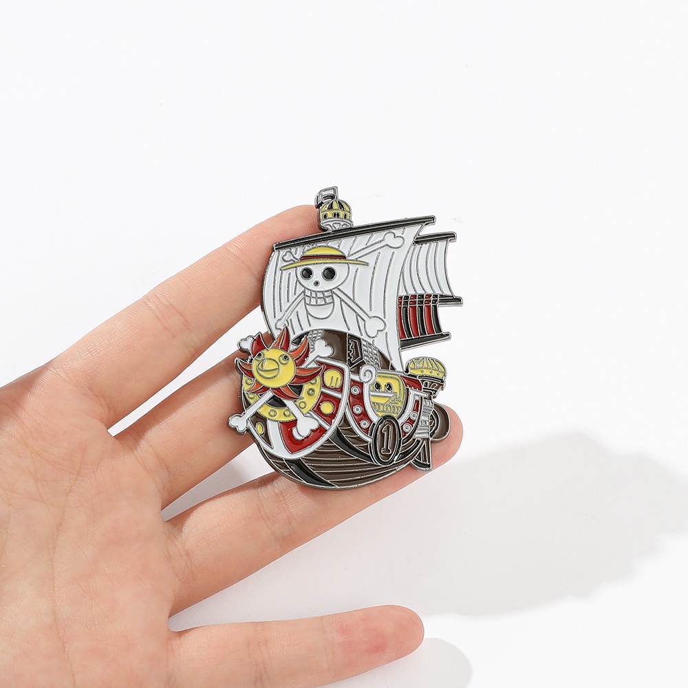 เครื่องประดับ เข็มกลัด ลายการ์ตูนอนิเมะ One Piece Luffy Lapel Pins Thousand Sunny Ship สําหรับเพื่อน