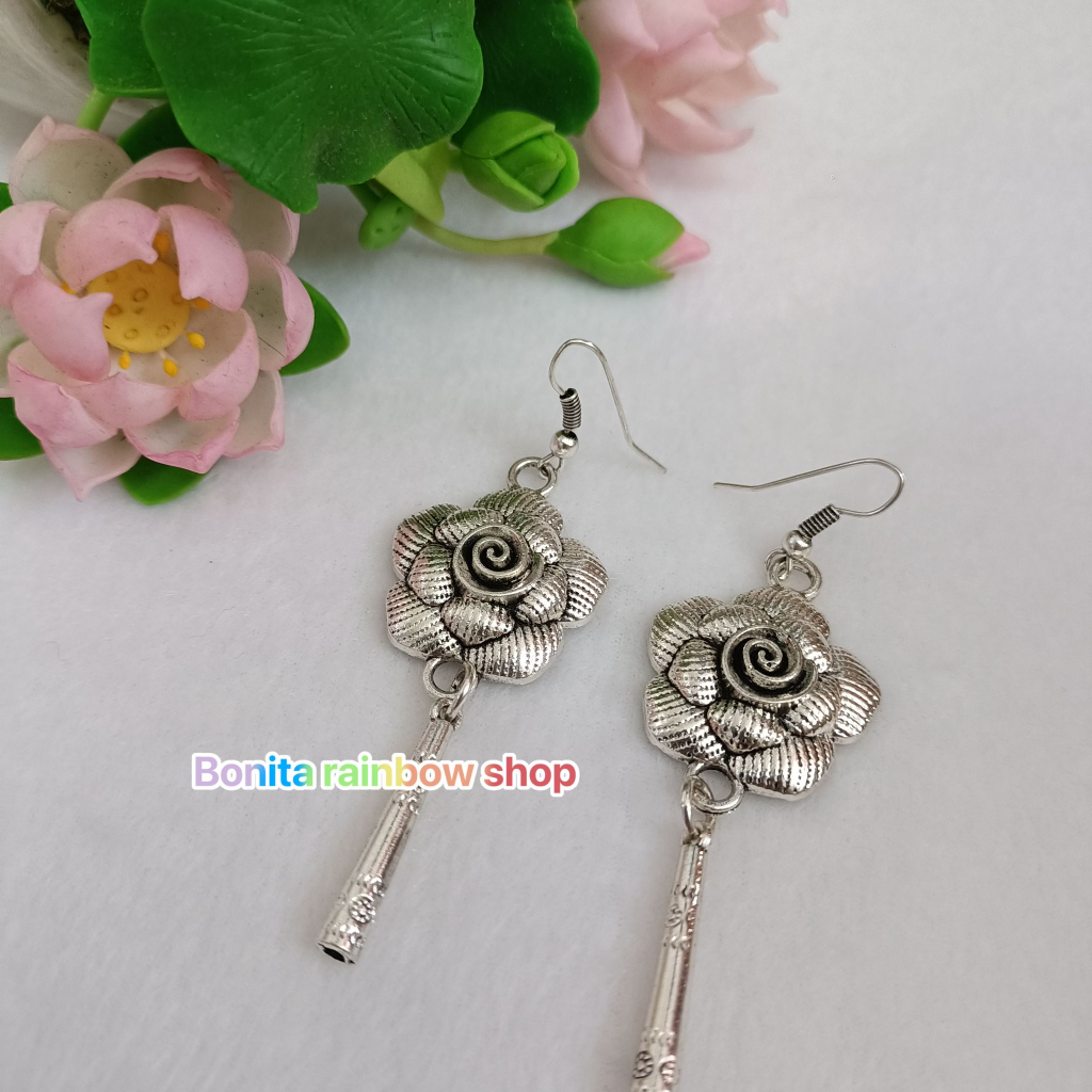 เครื่องประดับชุดไทยล้านนา ชุดเซ็ทสีรมดำ ลายกุหลาบ รุ่น K0021 (แบบแยก)