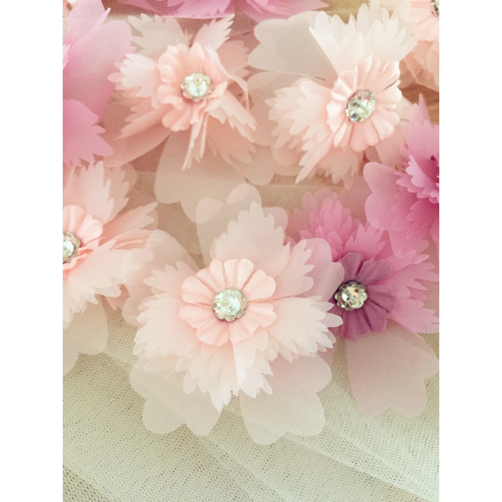 แผ่นแพทช์ ลายดอกไม้ 3D สีขาว สีชมพู กว้าง 8.5 ซม. DIY 5 ชิ้น