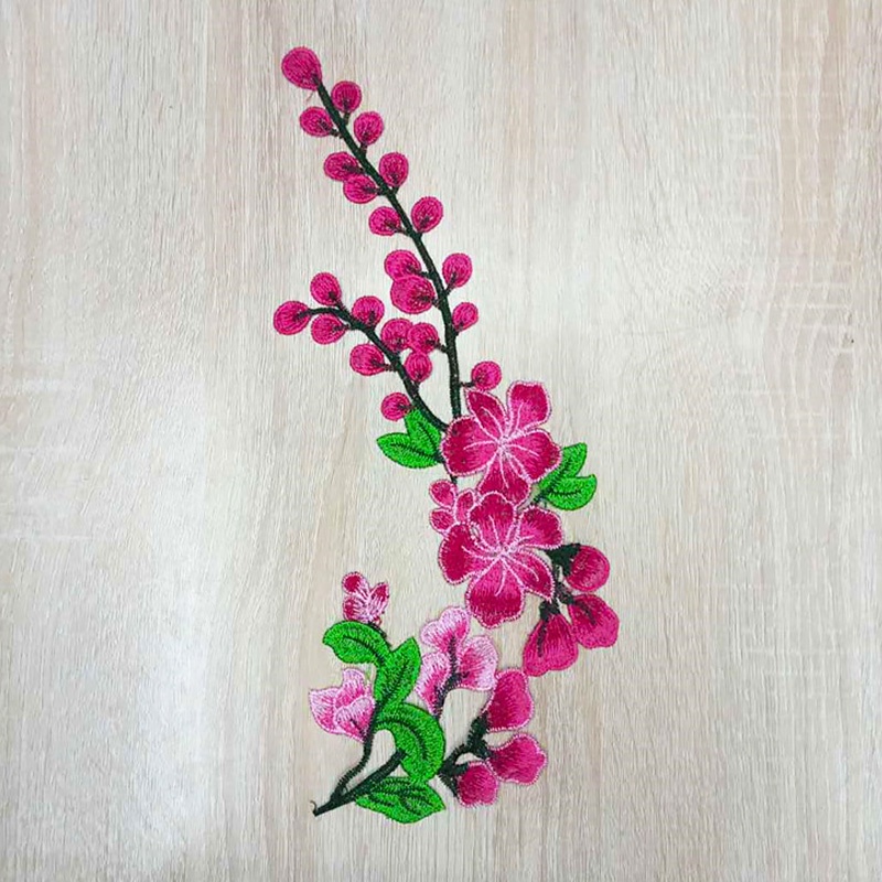 แผ่นแพทช์สติกเกอร์ ปักลายดอกกุหลาบ DIY สําหรับติดตกแต่งเสื้อผ้า งานฝีมือ 1 ชิ้น