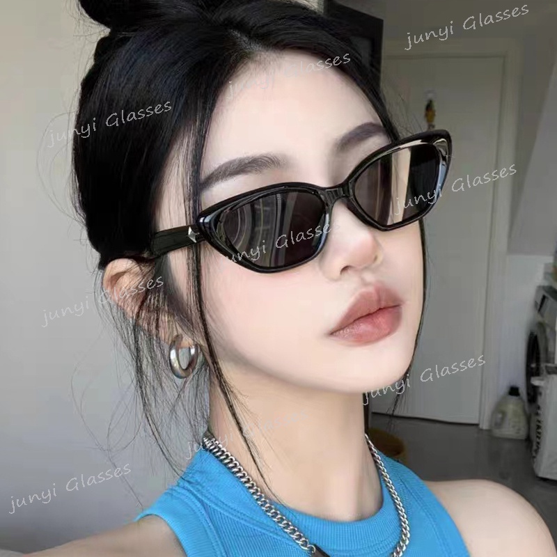 แว่นตากันแดด กรอบสี่เหลี่ยม ลายโลโก้ Cat-eye เรียบง่าย คุณภาพสูง สไตล์เกาหลี สําหรับผู้หญิง