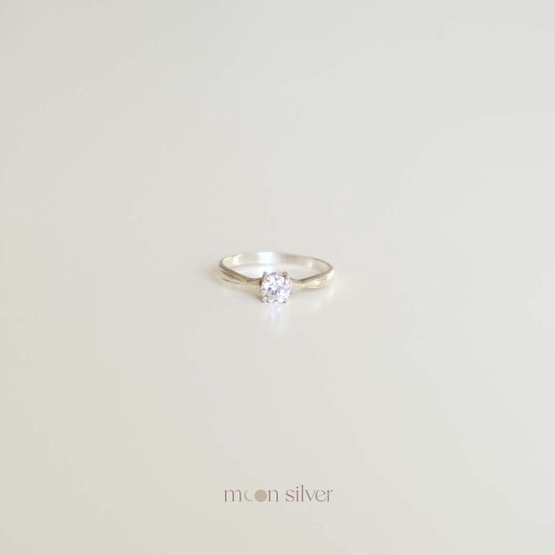 แหวนเงินแท้ 925 รุ่น Ribbon ฝังเพชร CZ เกรด AAA (ถ้าไม่มีไซส์ กดไซส์ใกล้เคียงแล้ว Note แจ้งได้เลยครับ)