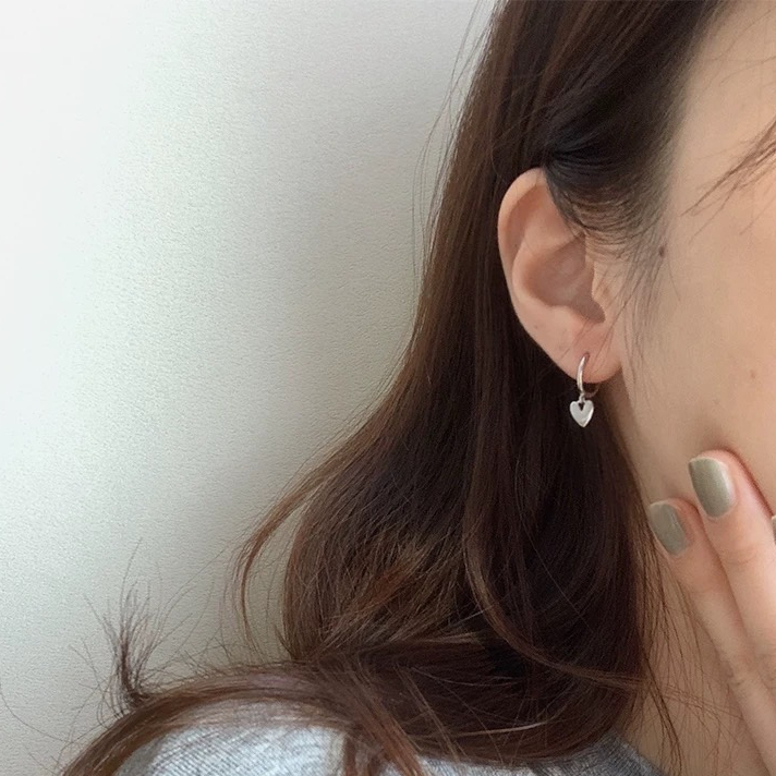 โค้ด ZQB33 ลด75.- [ราคาต่อคู่] Suwann.na ต่างหูห่วง ต่างหูเงินแท้ ห่วงหัวใจ สีเงิน, ทอง